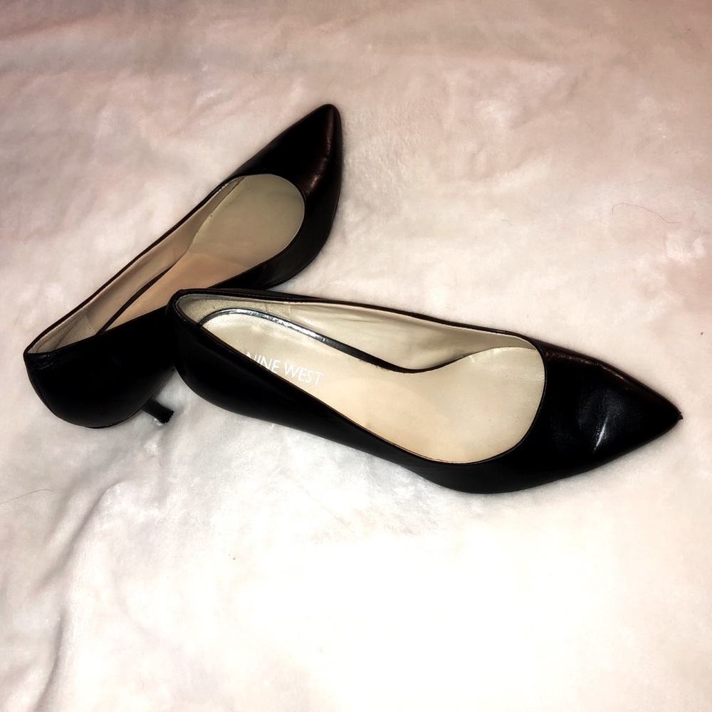 Nine West size 7.5 black heels EUC